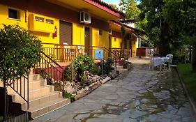 Villa Maria Apartments